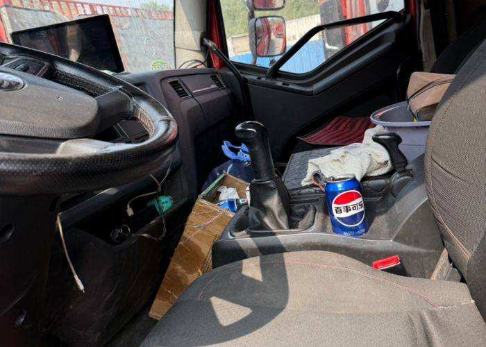 二手一汽解放 240马力 载货车