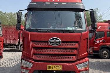 二手一汽解放 J6L中卡 精英版 240马力 4X2 6.75米仓栅式载货车(国六) 单桥 玉柴二手载货车 黄牌图片