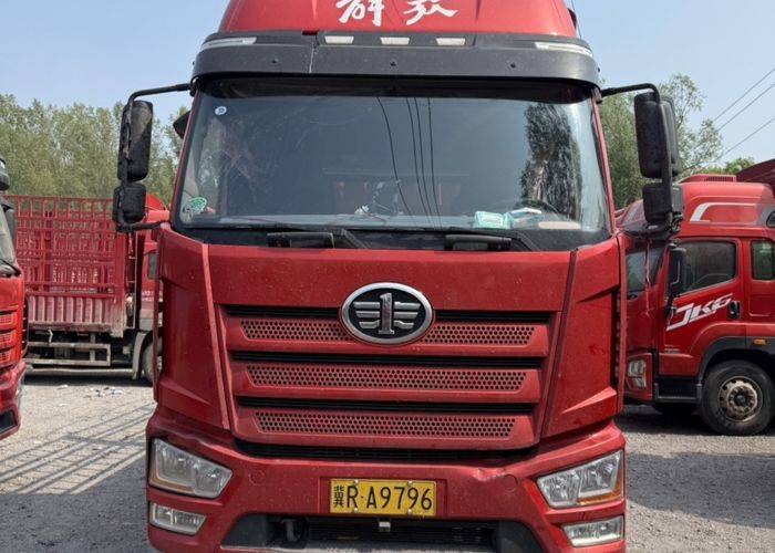 二手一汽解放 240马力 载货车