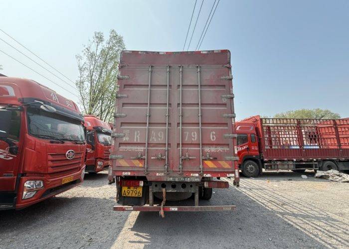 二手一汽解放 240马力 载货车