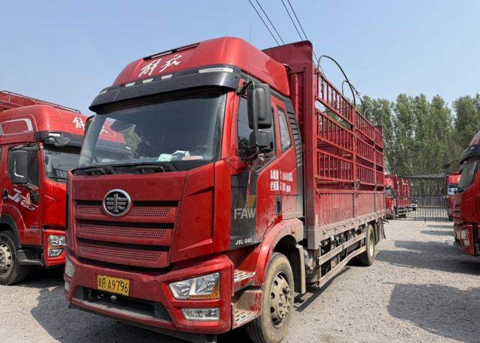 二手一汽解放 240马力 载货车