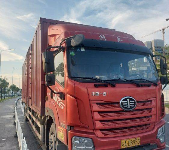 二手一汽解放 260马力 载货车