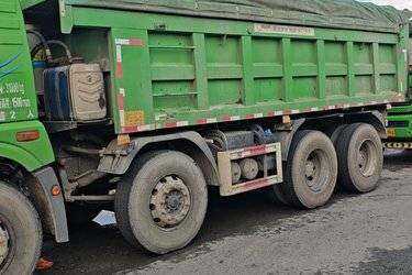 二手一汽解放 J6L重卡 320马力 8X4 6米自卸车(国五) 前四后八 潍柴二手自卸车 黄牌