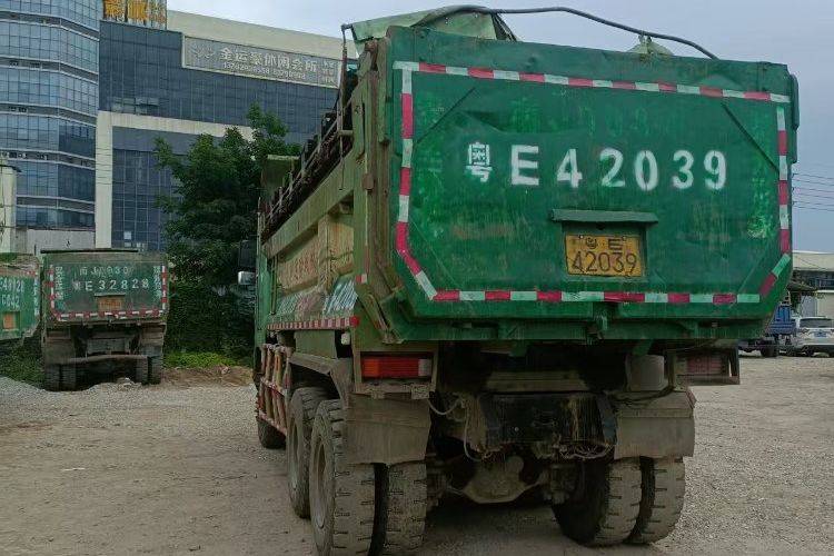 二手华菱 345马力 自卸车
