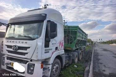 二手上汽红岩 杰狮C500重卡 标载版 560马力 6X4 牵引车(国五) 双驱 上菲红二手牵引车 黄牌