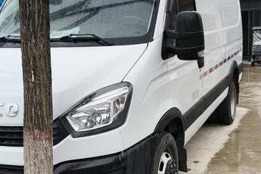 二手依维柯 新DAILY VAN 136马力 单排封闭厢式货车(国六)二手封闭货车后驱图片