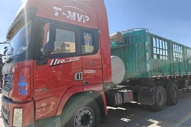 二手陕汽重卡 德龙X3000 轻量化钜惠版 460马力 6X4 LNG牵引车(国六) 双驱 潍柴二手牵引车 黄牌图片