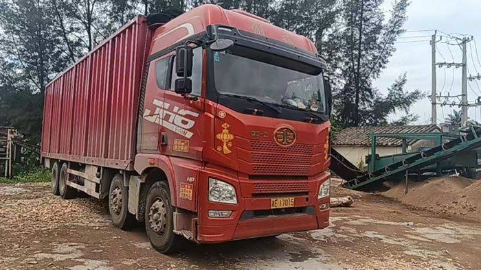 二手一汽解放 280马力 载货车