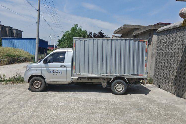 二手上汽通用五菱 125马力 载货车
