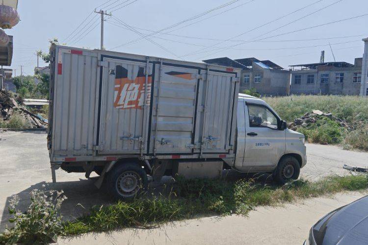 二手上汽通用五菱 125马力 载货车