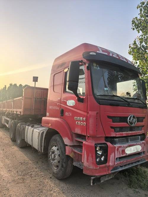 上汽红岩 390马力 牵引车