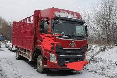 二手东风柳汽 乘龙H5中卡 240马力 4X2 6.8米仓栅式载货车(国五) 单桥 玉柴二手载货车 黄牌图片
