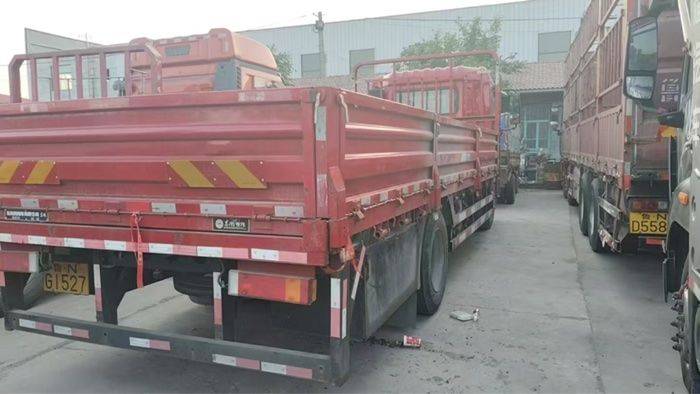 二手东风商用车 210马力 载货车