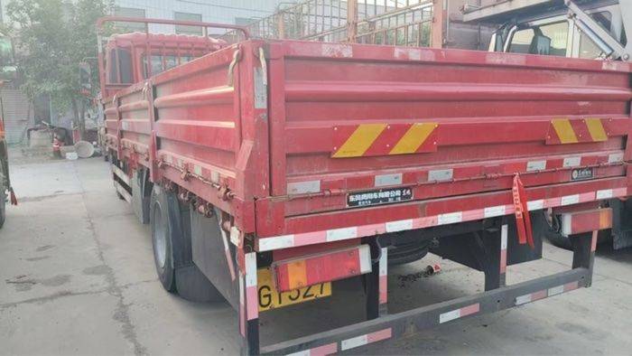 二手东风商用车 210马力 载货车