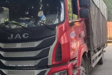 二手江淮 格尔发K5X中卡 240马力 4X2 6.8米仓栅式载货车(国五) 单桥 锡柴二手载货车 黄牌图片