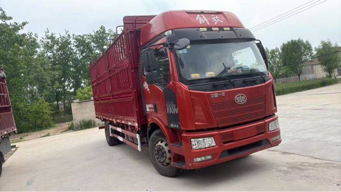 二手一汽解放 220马力 载货车