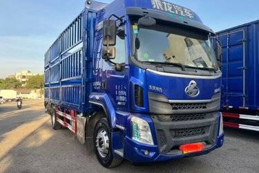 二手东风柳汽 乘龙H5中卡 230马力 4X2 6.8米仓栅式载货车(国六) 单桥 东风康明斯二手载货车 黄牌图片