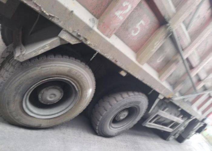 二手上汽红岩 390马力 自卸车