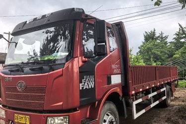 二手一汽解放 J6L中卡 180马力 4X2 6.8米栏板载货车(国五) 单桥 大柴二手载货车 黄牌图片