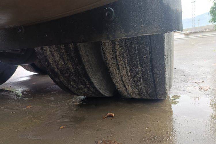 二手东风商用车 560马力 牵引车