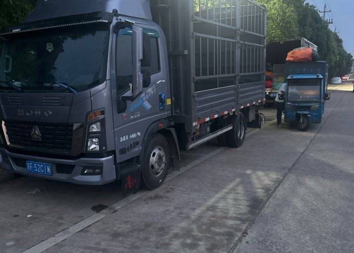 二手重汽HOWO轻卡 170马力 载货车