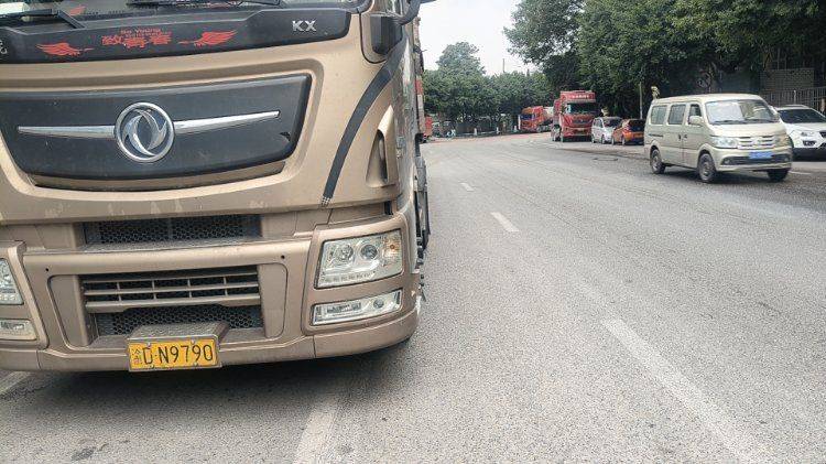 二手东风商用车 560马力 牵引车