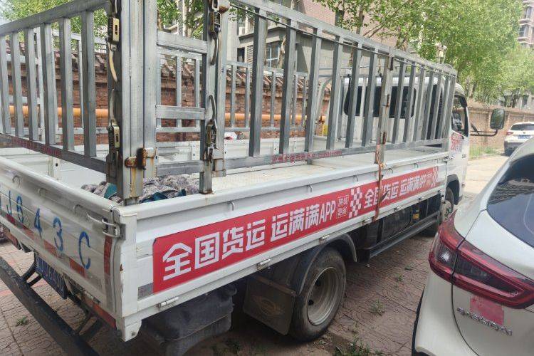 二手福田瑞沃 115马力 载货车