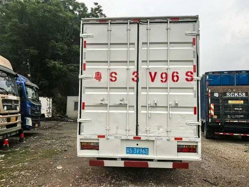 大运轻卡 116马力 载货车