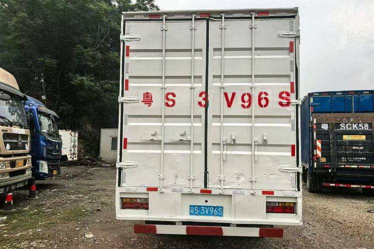 大运轻卡 116马力 载货车