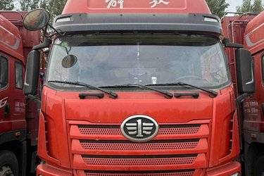 二手青岛解放 JK6中卡 240马力 4X2 6.75米仓栅式载货车(国六) 单桥 大柴二手载货车 黄牌图片