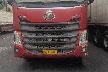 二手东风柳汽 乘龙H7重卡 350马力 8X4载货车底盘(国五) 前四后八 潍柴二手载货车 黄牌