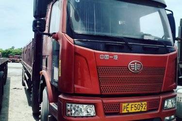 二手一汽解放 新J6P重卡 280马力 6X2 9.4米栏板载货车(国五) 前四后四 一汽解放二手载货车 黄牌图片