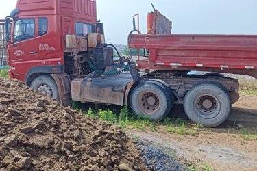 二手中国重汽 斯太尔D7B重卡 440马力 6X4牵引车(曼后桥)(国五) 双驱 曼二手牵引车 黄牌图片