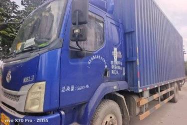 二手东风柳汽 乘龙L3 160马力 4X2 7.7米厢式载货车底盘(国五) 单桥 玉柴二手载货车 黄牌