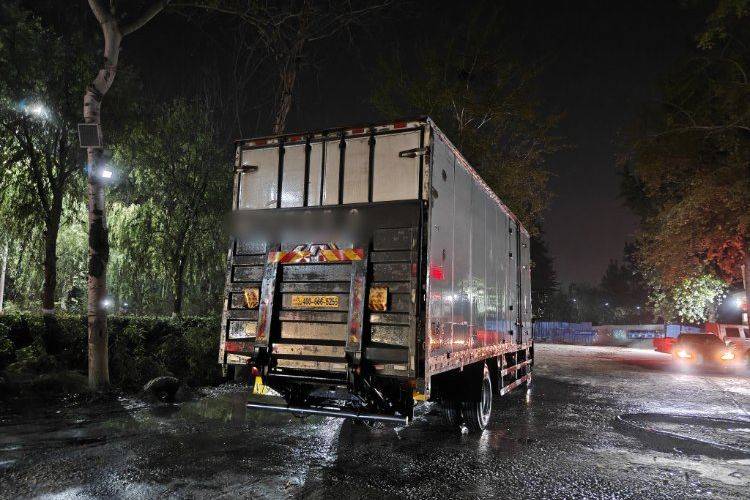 二手福田欧航 220马力 载货车