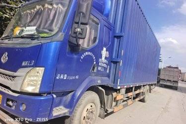 二手东风柳汽 乘龙L3 160马力 4X2 7.7米厢式载货车底盘(国五) 单桥 玉柴二手载货车 黄牌