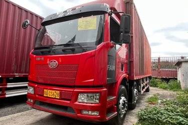 二手一汽解放 J6L中卡 2019款 240马力 4X2 9.7米厢式载货车(国五) 单桥 大柴二手载货车 黄牌