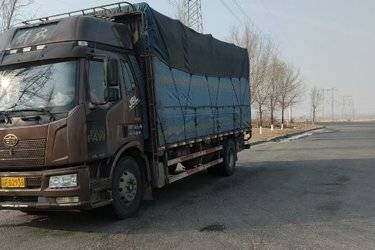 二手一汽解放 J6L中卡 2019款 240马力 4X2 6.75米仓栅式载货车(国五) 单桥 大柴二手载货车 黄牌