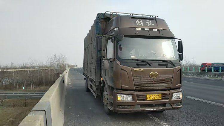 二手一汽解放 240马力 载货车