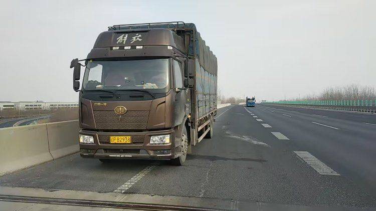 二手一汽解放 240马力 载货车