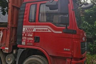二手陕汽重卡 德龙L3000 300马力 6X2 7.9米仓栅式载货车(高顶)(国五) 前四后四 潍柴二手载货车 黄牌图片