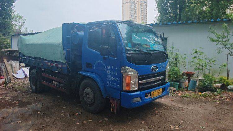 二手南骏汽车 102马力 自卸车