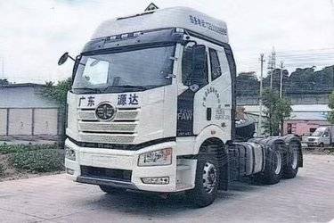 二手一汽解放 J6P 经典版 560马力 6X4 危险品牵引车(国六) 双驱 一汽解放二手牵引车 黄牌图片