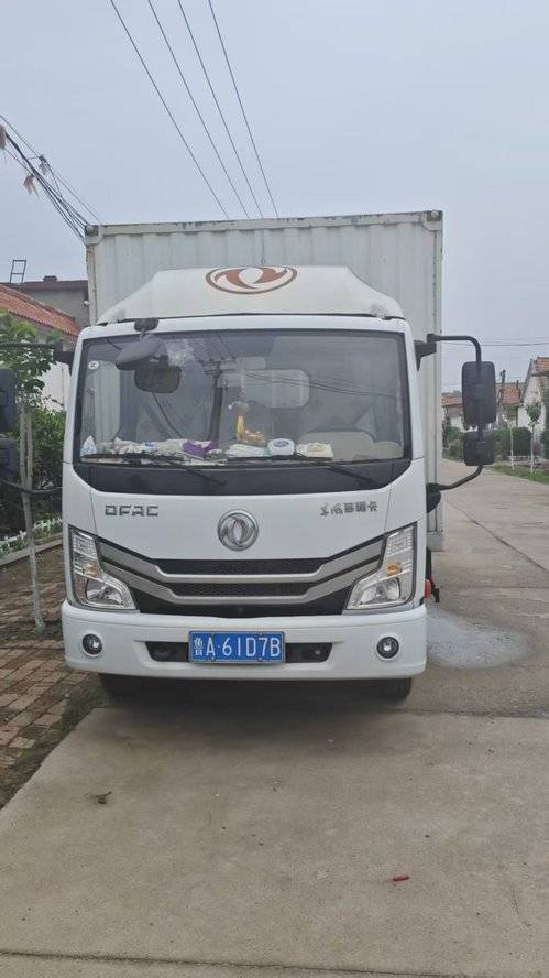 东风多利卡 136马力 载货车