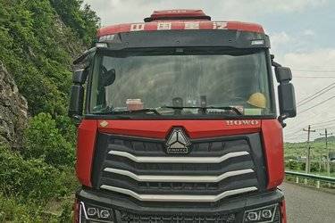 二手中国重汽HOWO Max重卡 轻奢版 480马力 6X4 LNG牵引车(国六) 双驱 潍柴二手牵引车 黄牌图片