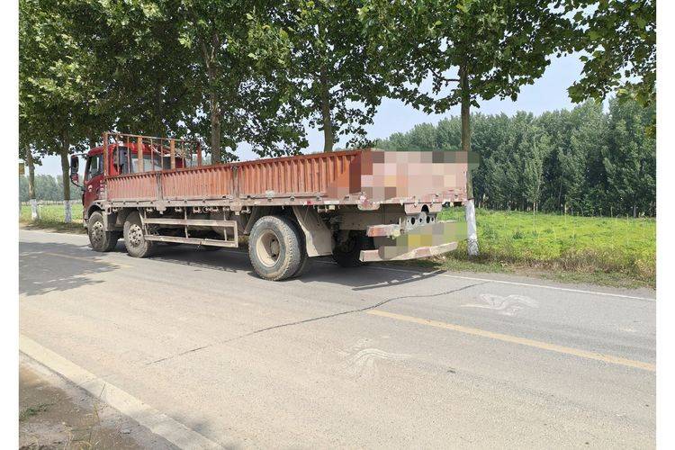 二手青岛解放 220马力 载货车