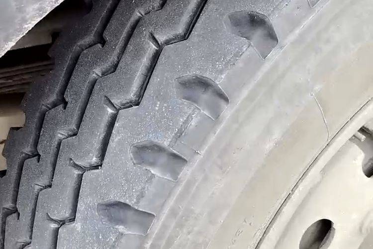 二手青岛解放 220马力 载货车