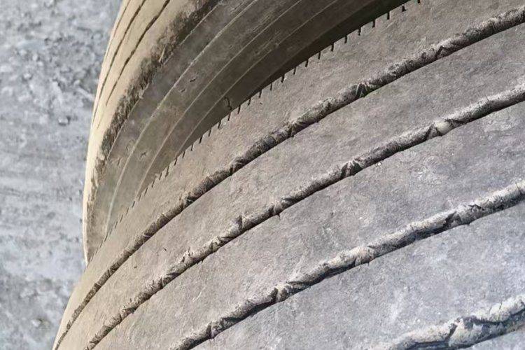 二手福田奥铃 220马力 载货车