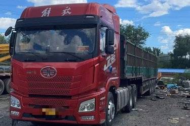 二手青岛解放 JH6重卡 480马力 6X4牵引车(国五) 双驱 潍柴二手牵引车 黄牌