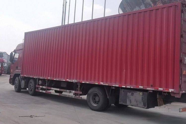 二手东风柳汽乘龙 240马力 载货车